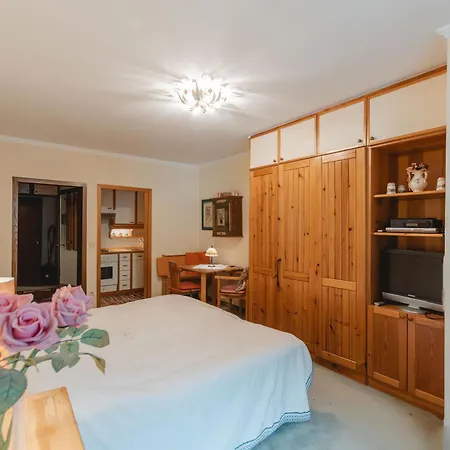 Suzie By Interhome *